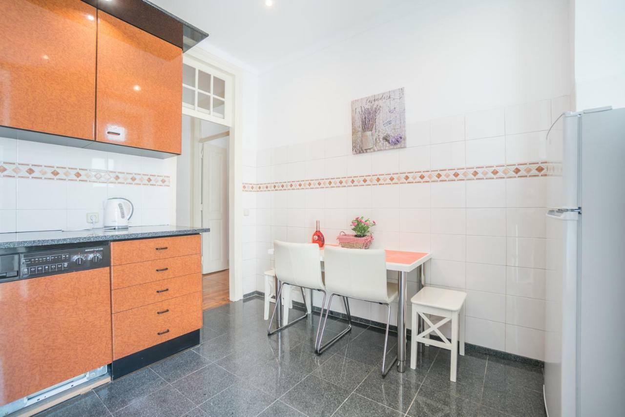 Campo Pequeno 3Bdr Apartment Lisbona Esterno foto
